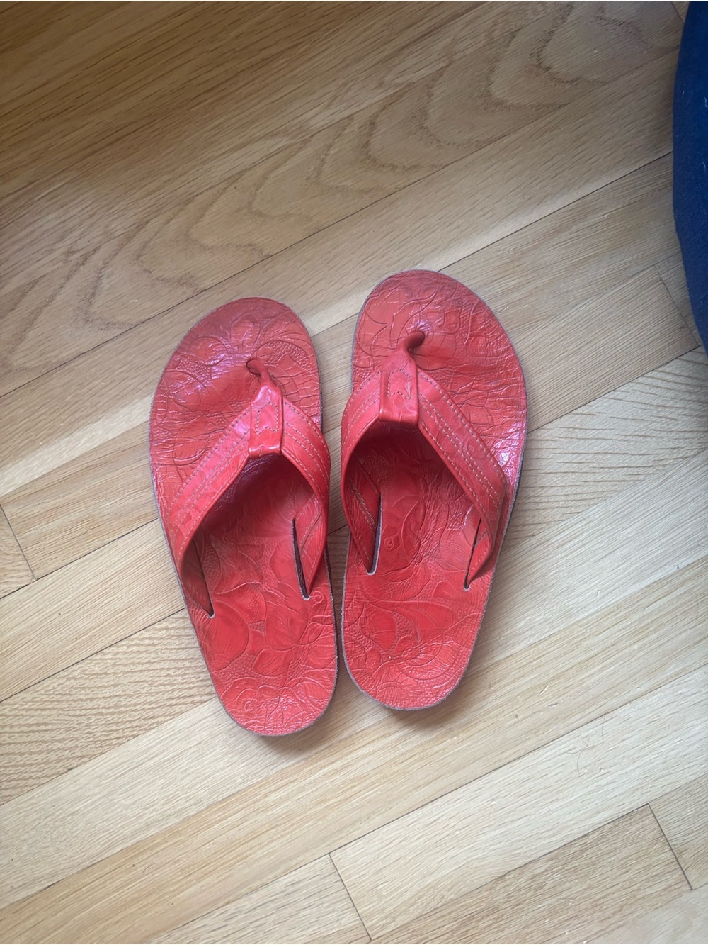 Men's Red Floral-Textured Flip Flop Sandals